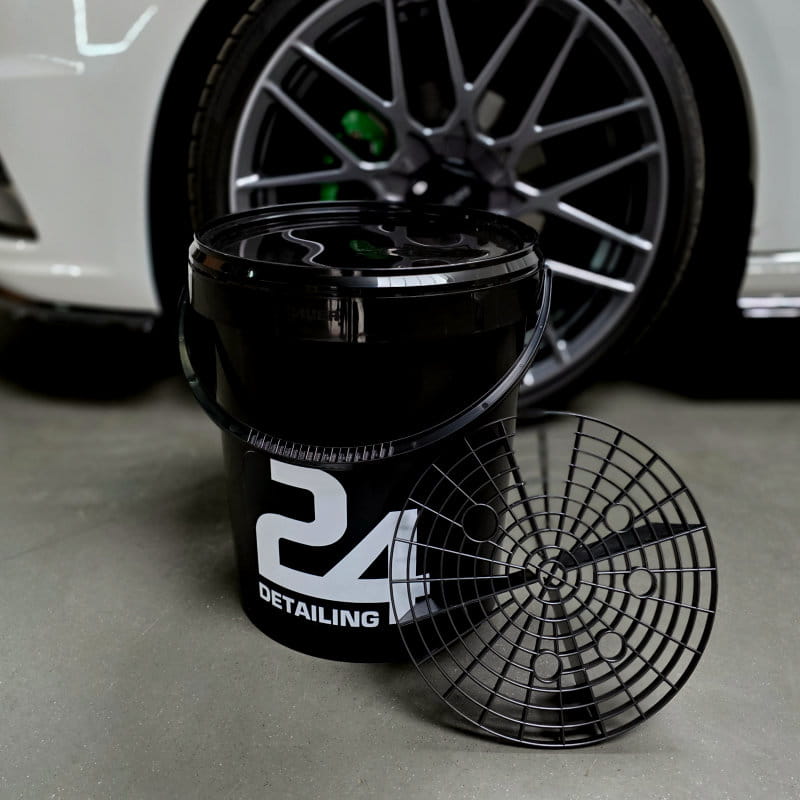 ZWARTE BUCKET + GRITT ZWART